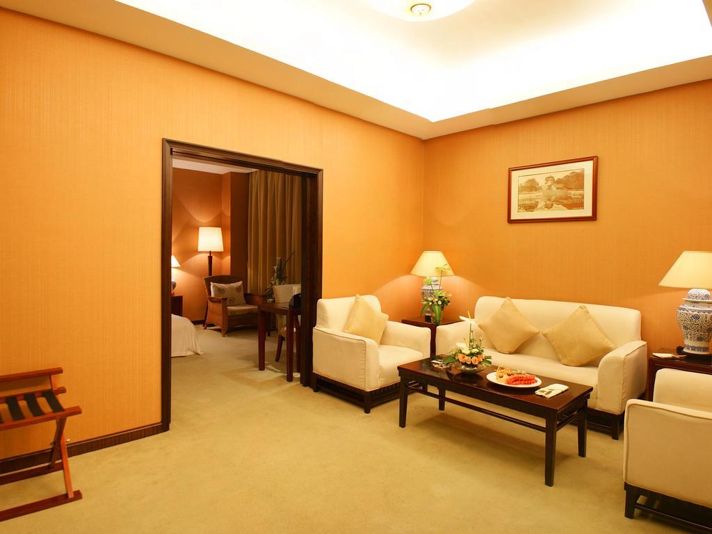 Yiwu Yi He Hotel Bagian luar foto