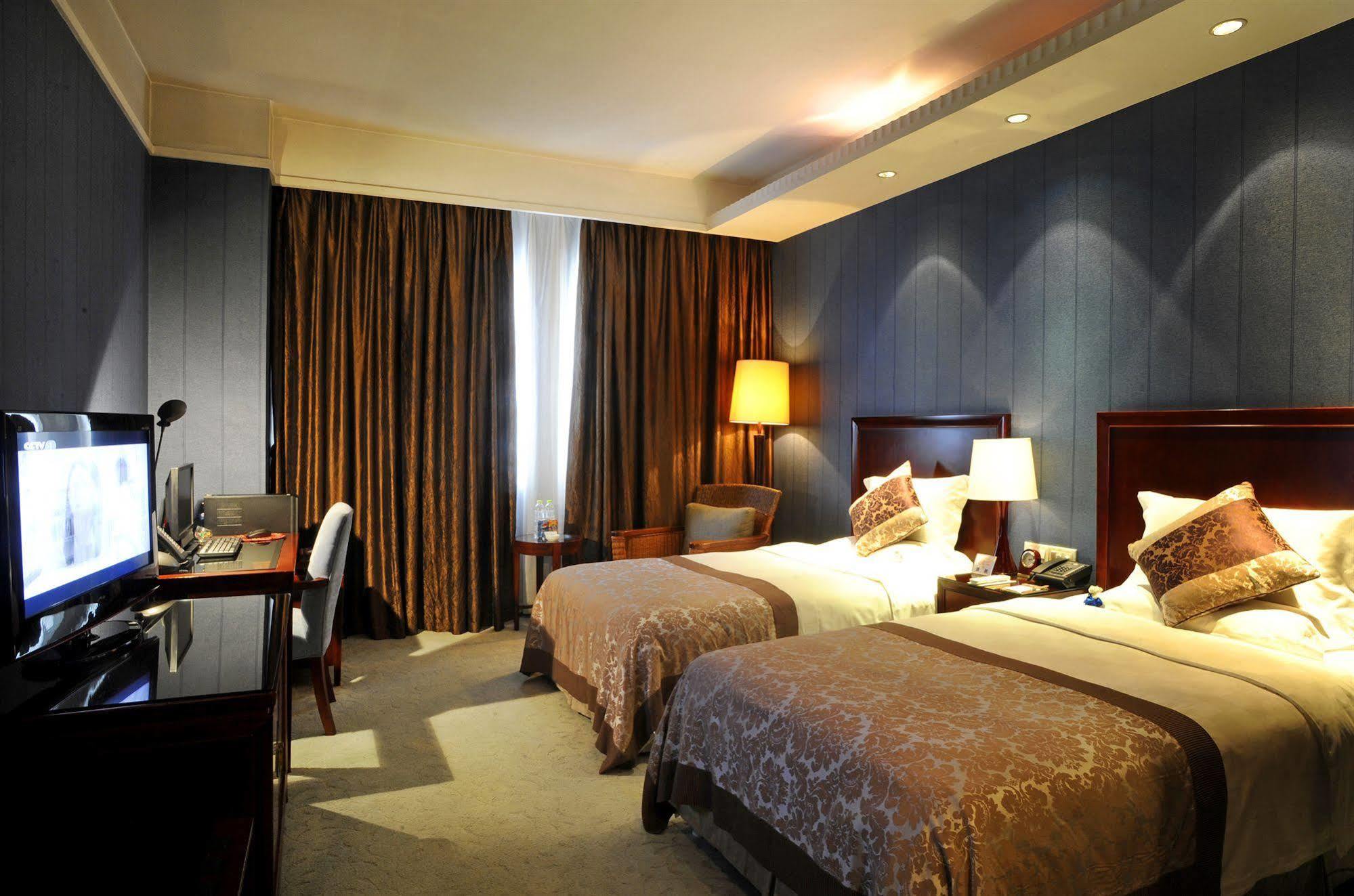 Yiwu Yi He Hotel Bagian luar foto