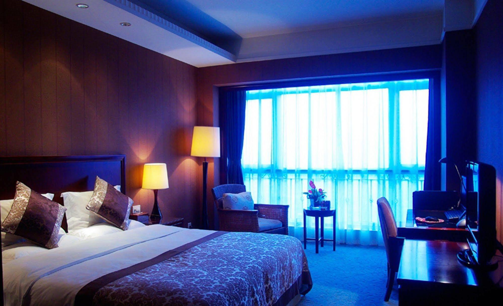 Yiwu Yi He Hotel Bagian luar foto